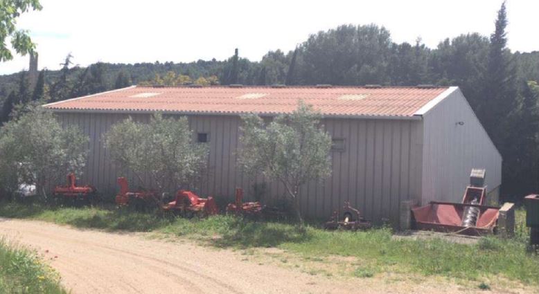 La Caunette hangar viticole pour panneaux photovoltaïques